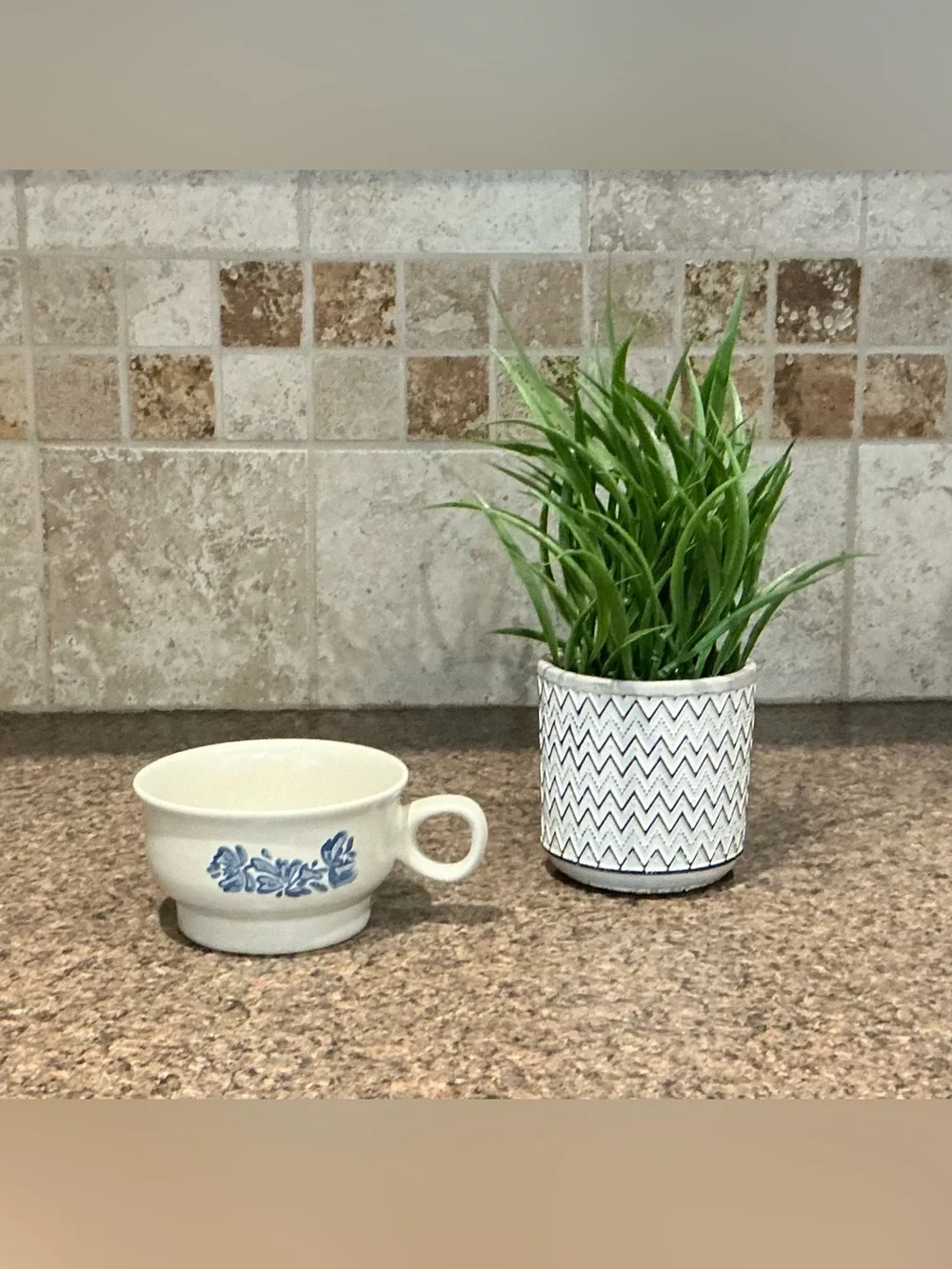 Pfaltzgraff Yorktowne Blue Floral Flat Coffee Cup/Soup Cups (1)